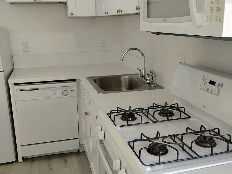 501 S Mistletoe Ave #14 — Photo 10