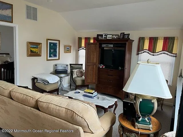 2 bed, 750 sqft, $2,900 — Photo 2