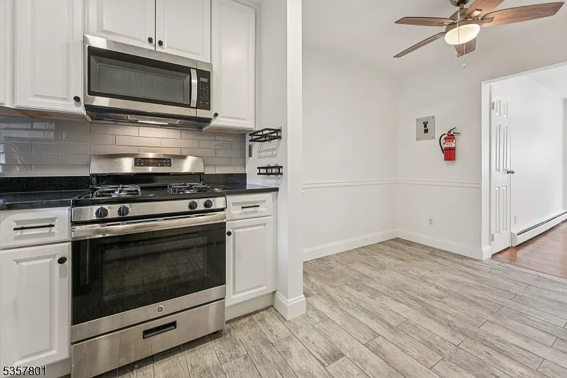 1 bed, 1.0 bath, $1,975 — Photo 3