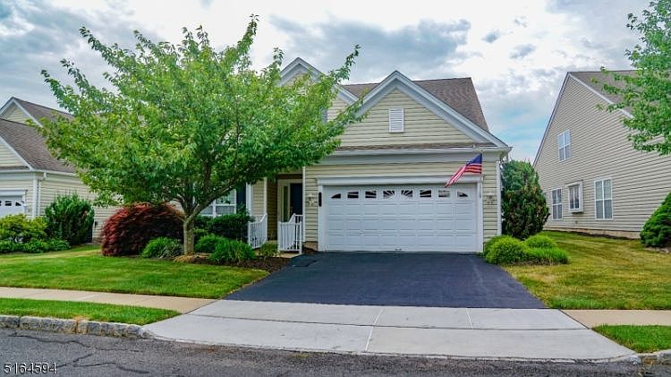 1st image of 172 Stone Manor Dr