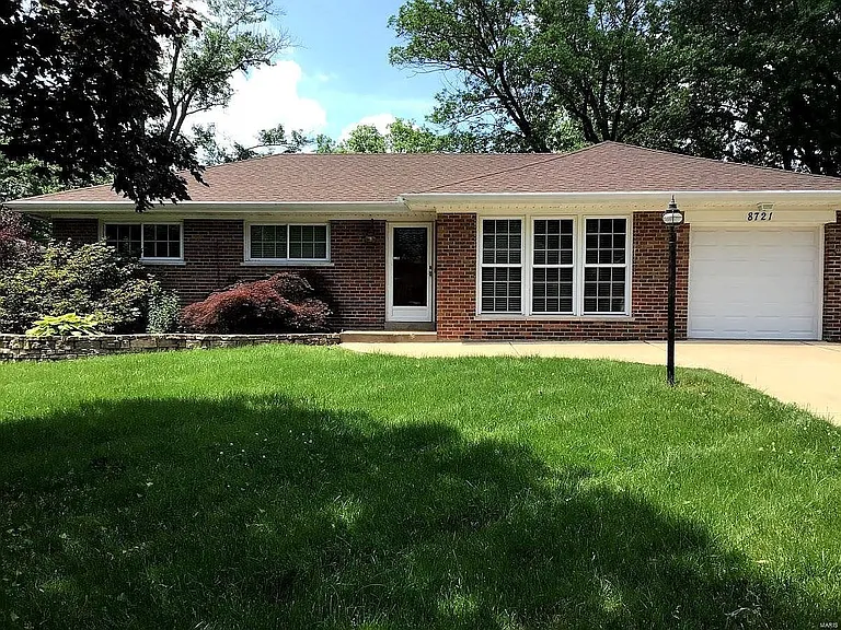 8721 Villa Crest Dr — Photo 1