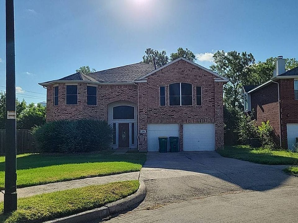 1st image of 800 Sebring Dr
