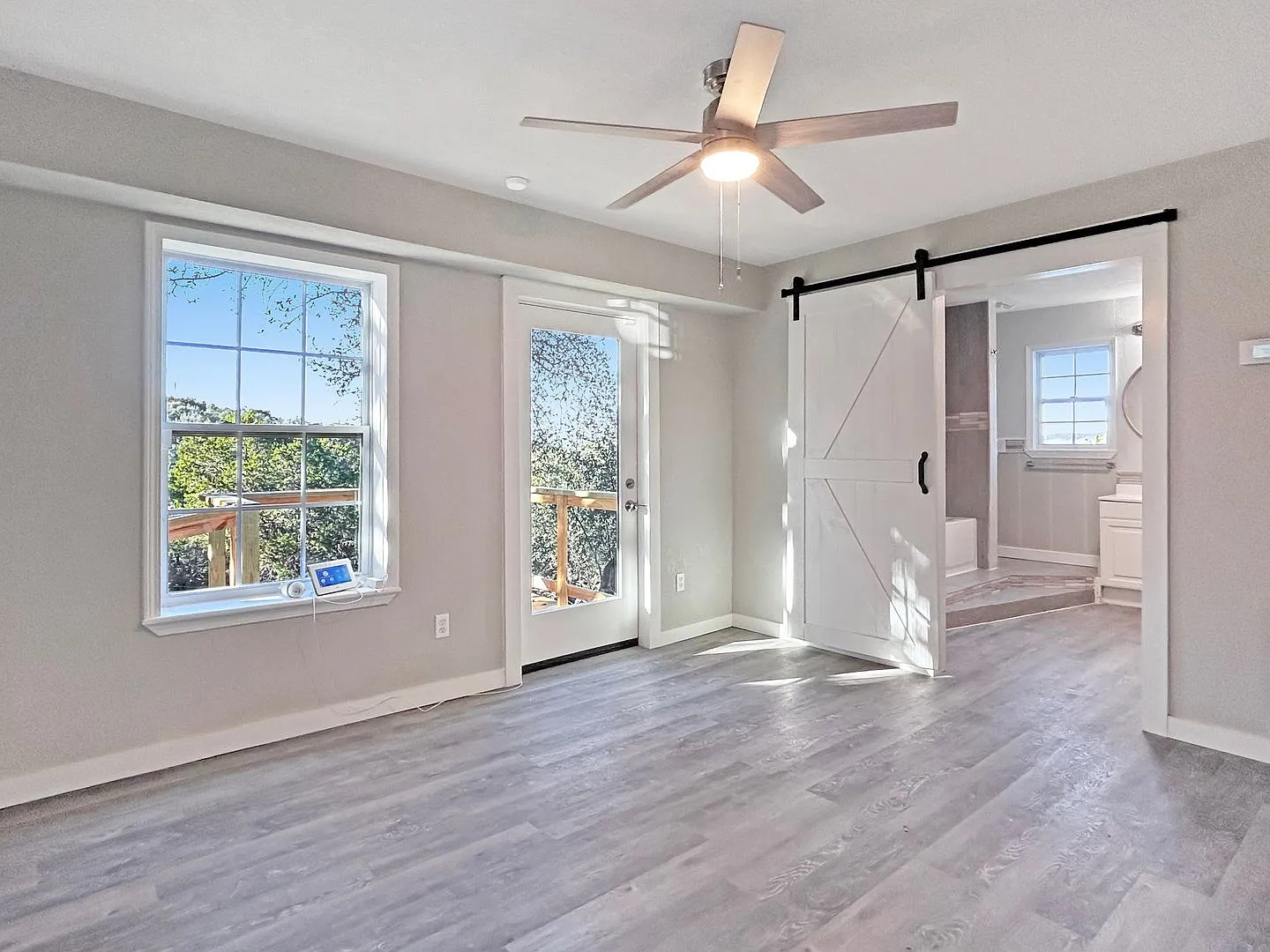 1 Bedroom - Downstairs Duplex in Canyon Lake - Hill Country Views — Photo 1
