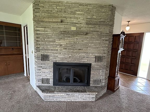 3rd image of 8887 Galbraith Rd