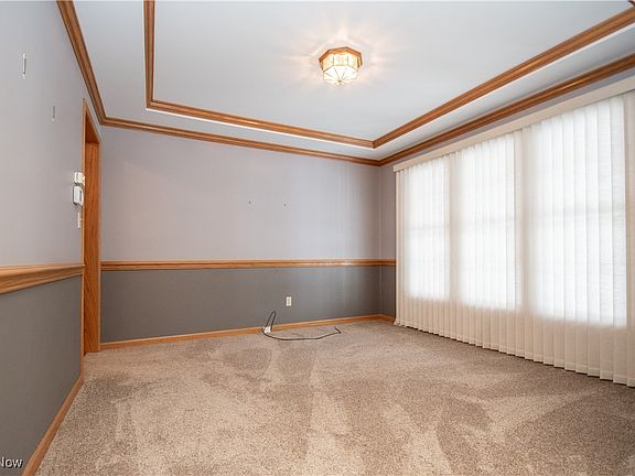 4th image of 296 Portal Dr