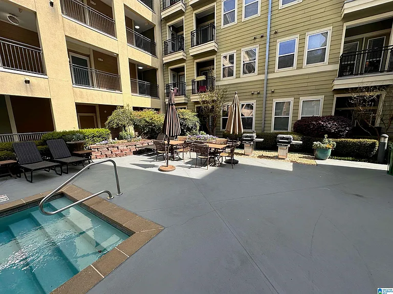 2020 5th Ave S #340 — Photo 35