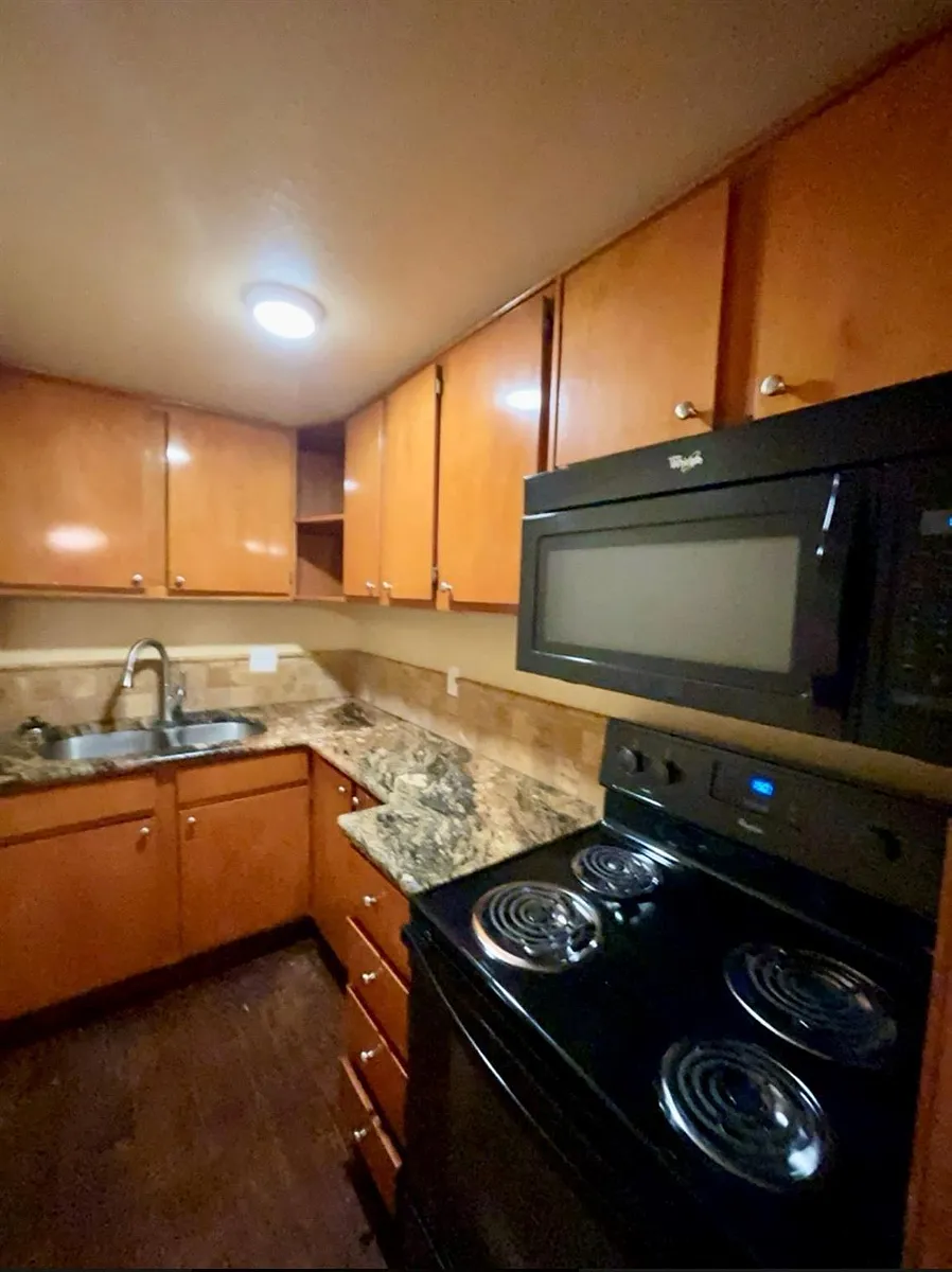 Building Photo - 625 Redbud Ln #14