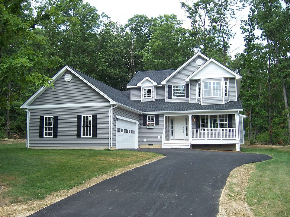 Be the first to live in this brand new custom built colonial.