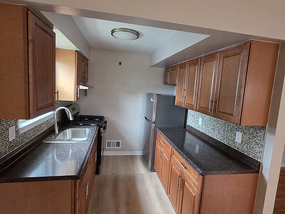 2nd image of 218 Kipp Ave
