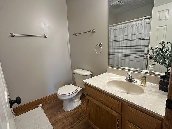 5th image of 668-670 Armand Dr #2
