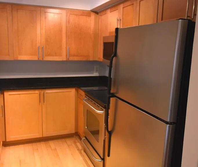 7500 Woodmont Ave #1102 — Photo 4