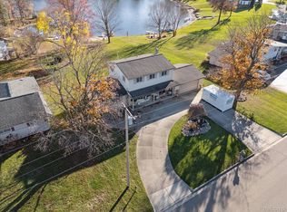 9265 Steep Hollow Dr, White Lake, MI