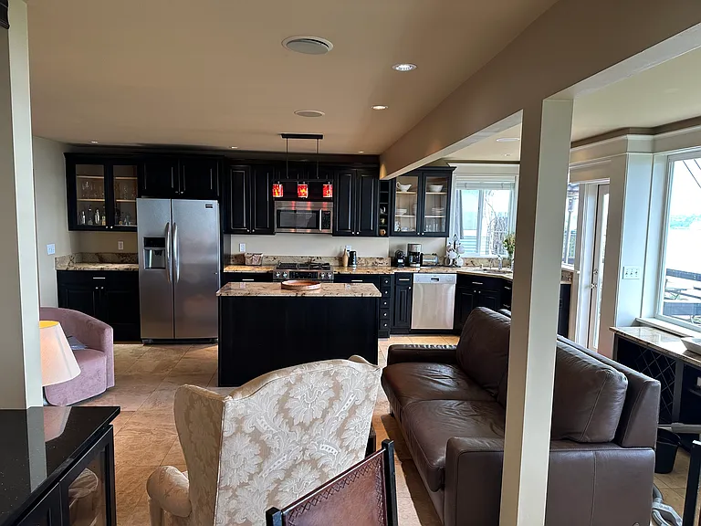 1544 Palm Ave SW #B — Photo 8