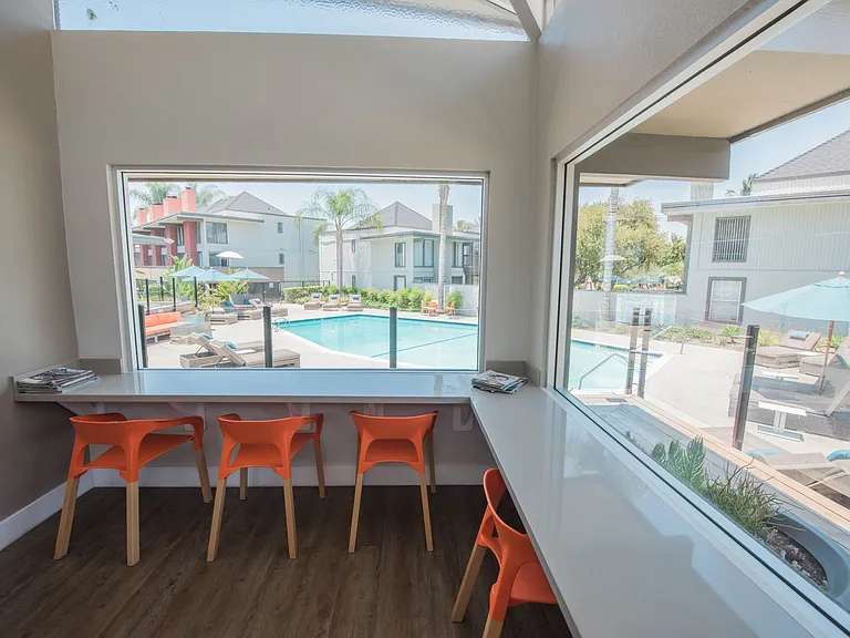 South Hills Apartments — Photo 4