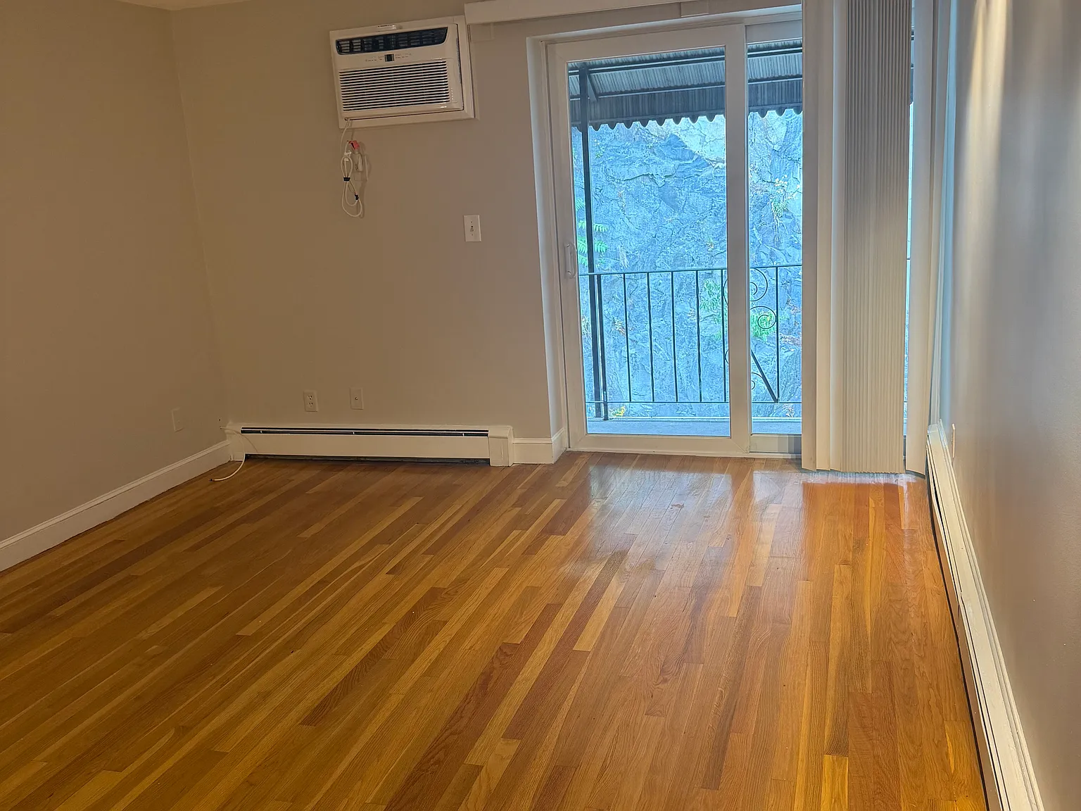 1 bed, 750 sqft, $2,150 — Photo 3