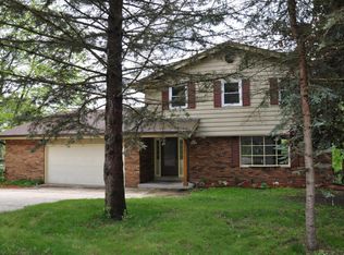 S67W28303 River Rd, Waukesha, WI 53189