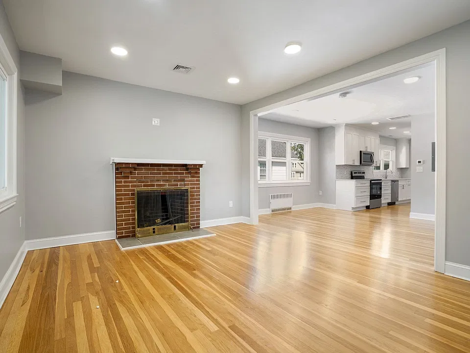107 Lake St #2