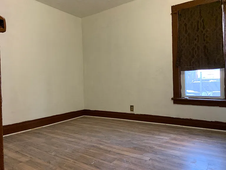 378 E Ferry St #1 — Photo 7