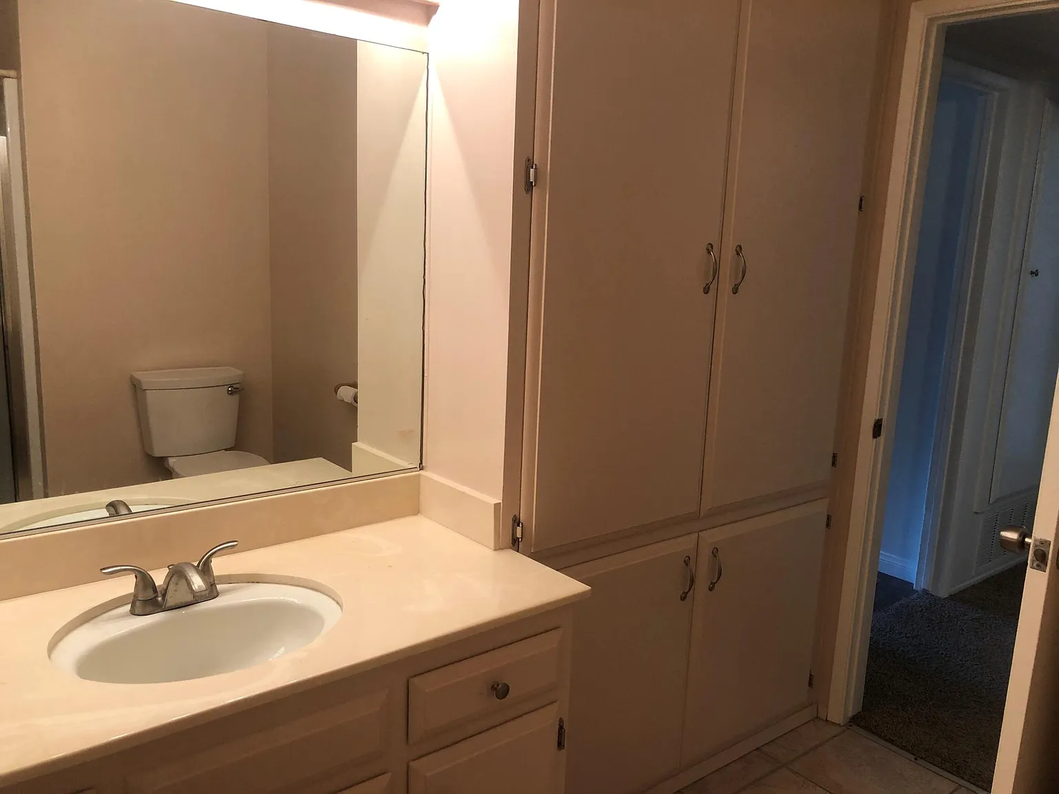 2 bed, 1100 sqft, $2,900 — Photo 4