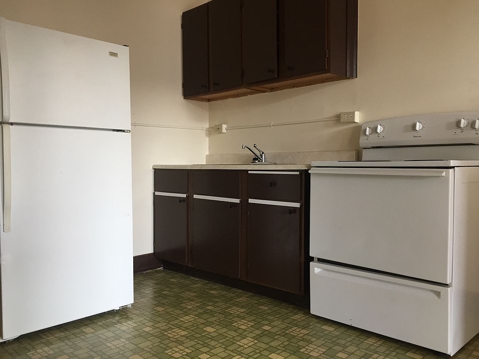2nd image of 100 Main St #2