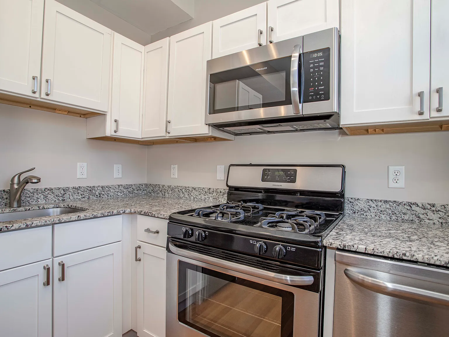 4 bed, $5,650 — Photo 4