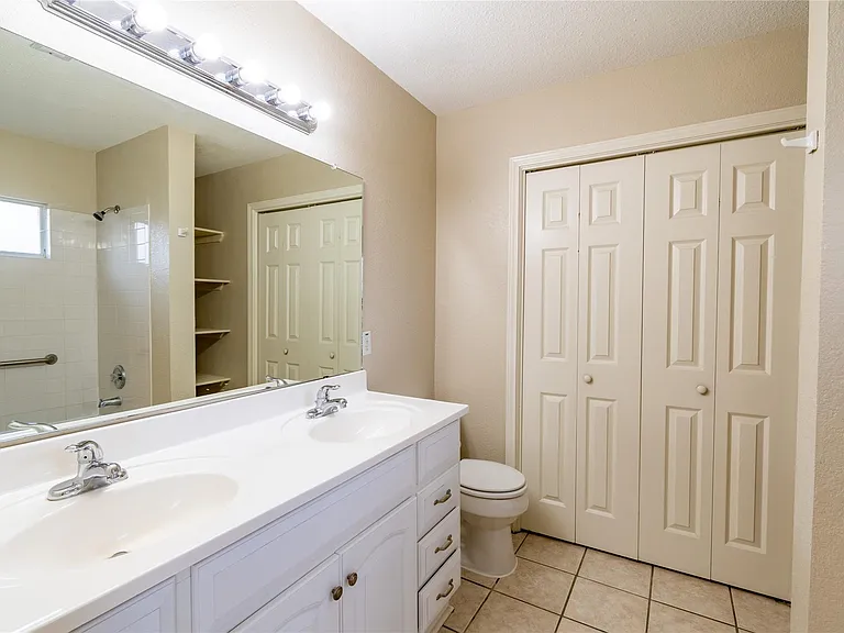 2604 Peach Tree Ln — Photo 13