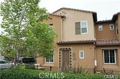 3 bed, 2.5 bath, 1631 sqft, $4,200 — Photo 2