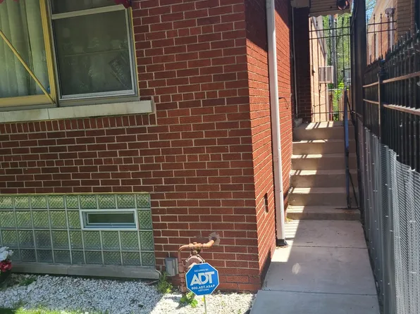5721 S Loomis Blvd, Chicago, IL 60636