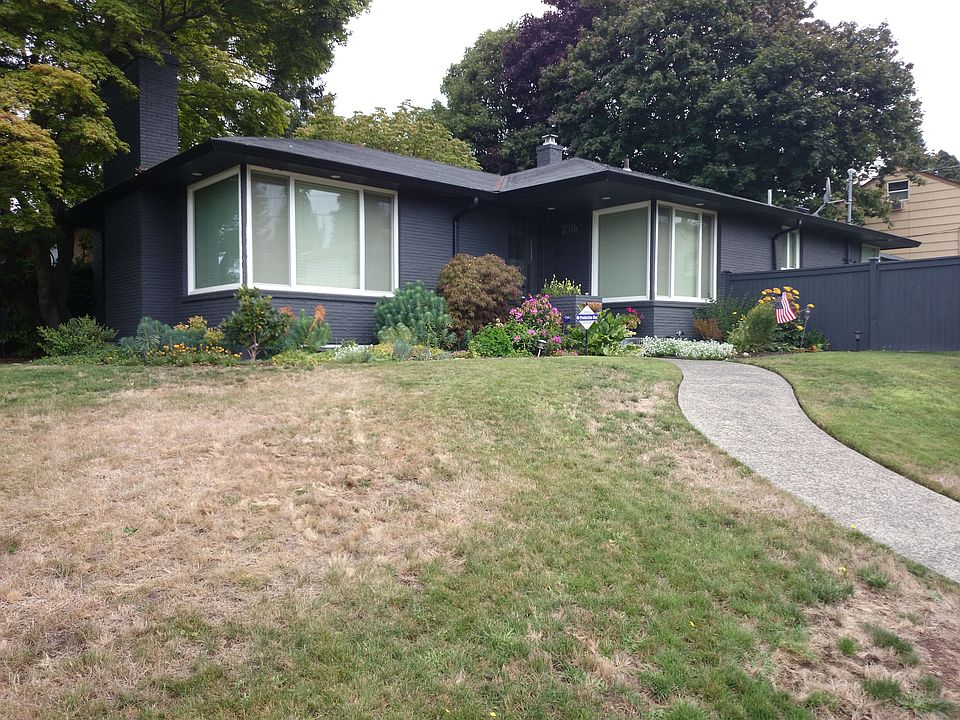 2nd image of 7916 41st Ave SW