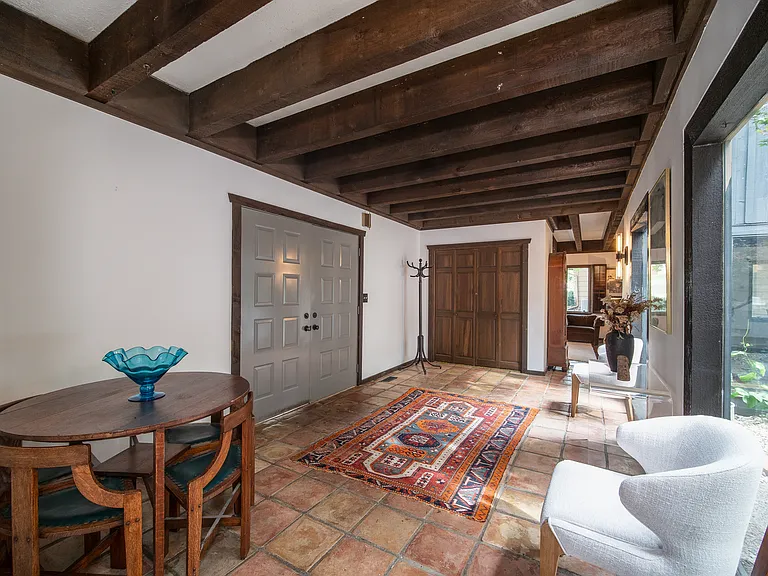 Entryway with additonal work space