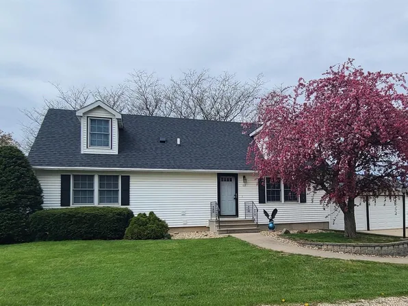 107 N Rutland St, Garnavillo, IA 52049