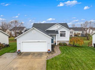 10268 Lynwood Ln, Zeeland, MI 49464