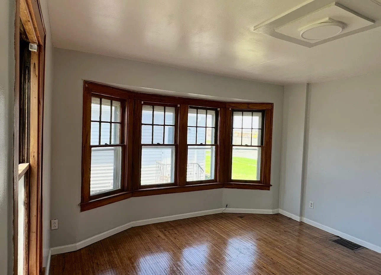 1 bed, 1000 sqft, $1,275 — Photo 1