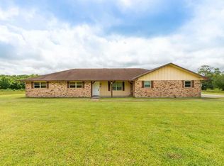 15026 Boondocks Rd, Beaumont, TX 77705