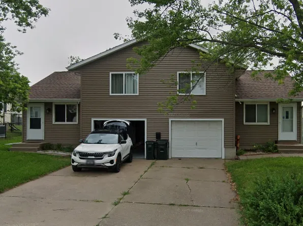 110 W 46th St, Davenport, IA 52806