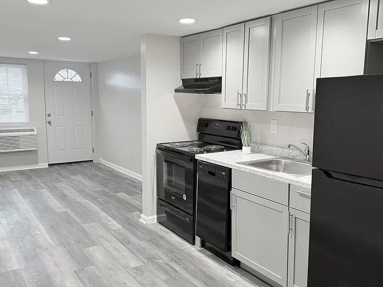 Gorgeous Renovated Private Home in Drexel Hill, PA — Photo 1