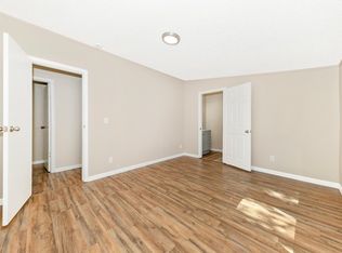12127 Heather Dr, Hagerstown, MD 21740