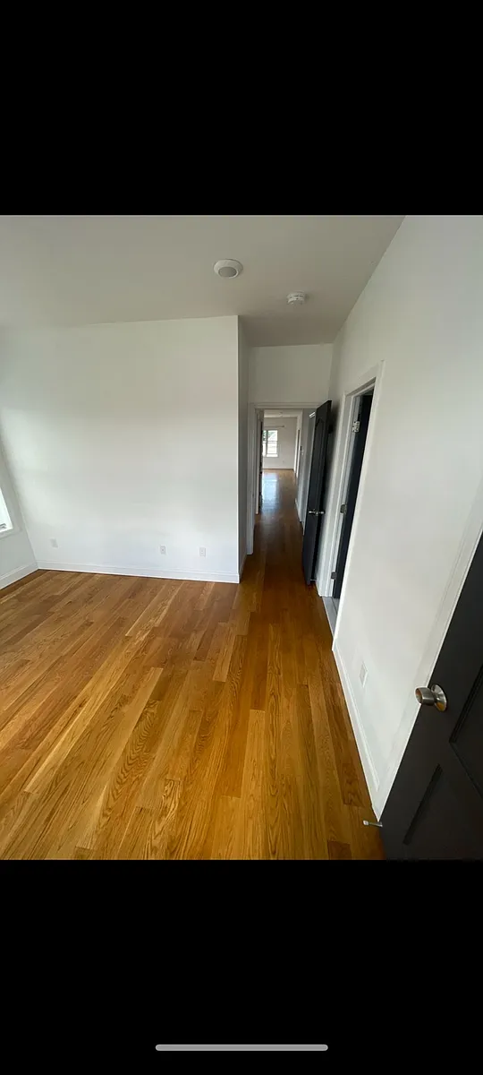 Building Photo - 509 Warren St #1