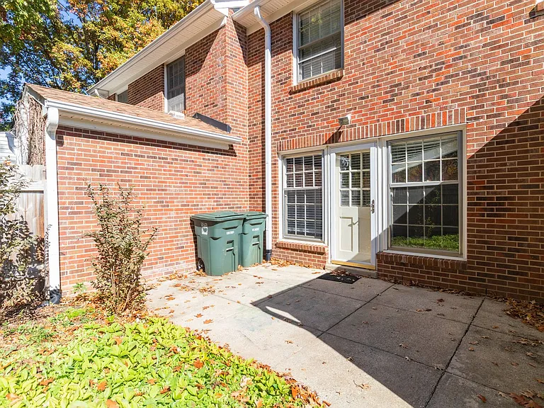 3317 Regents Park Ln #C — Photo 28