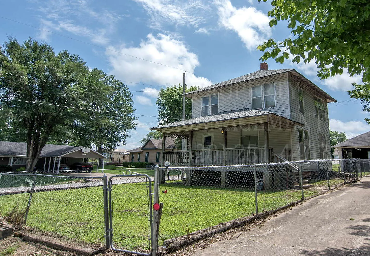3 bed, 1.0 bath, 1129 sqft, $900 — Photo 4