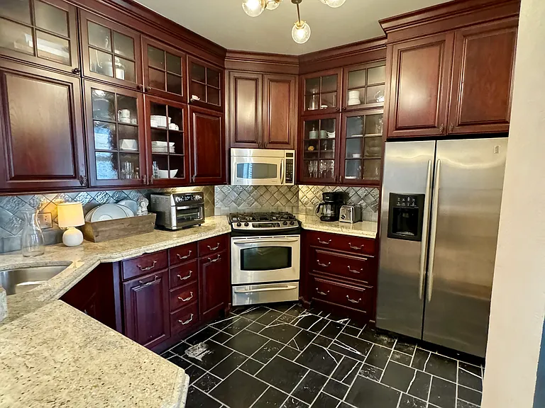 156 Green Bay Rd #H — Photo 1