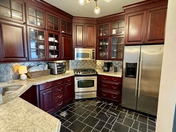 156 Green Bay Rd #H