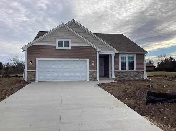 N161W21803 Daisy Dr, Jackson, WI 53037