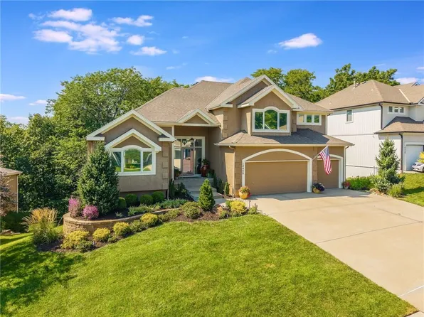 14470 NW 61st St, Parkville, MO 64152