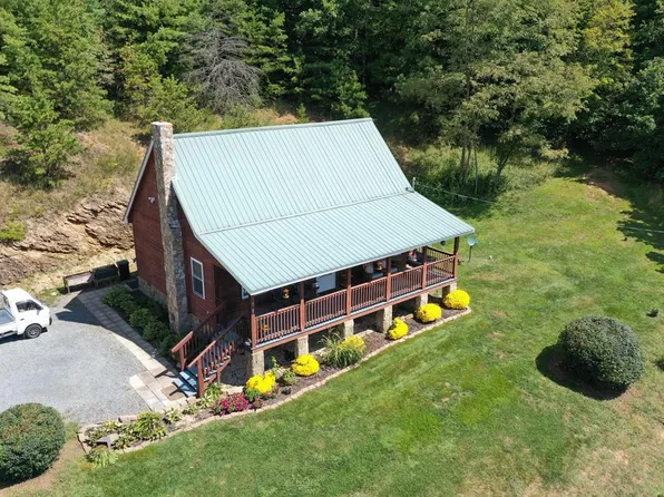 7407 Riverside Dr, Fries, VA 24330