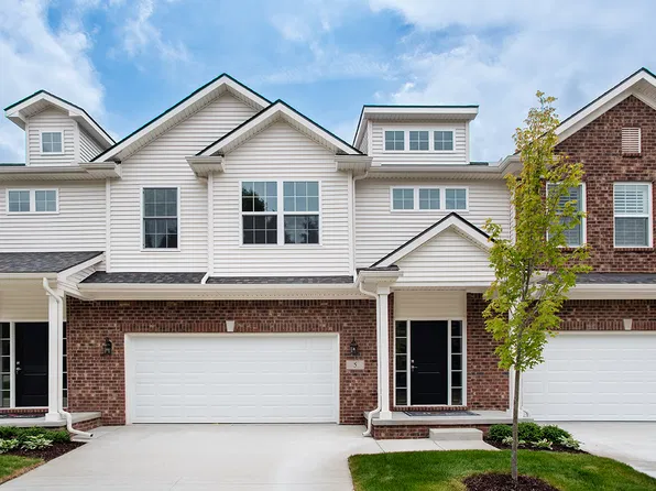 5 Grandview Cir, White Lake, MI 48386