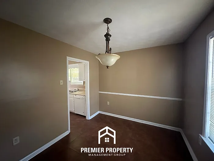 5337 Yale Rd — Photo 5