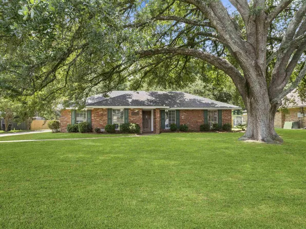 12115 Elva Dr, Baton Rouge, LA 70816