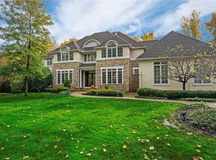 570 Club Dr, Aurora, OH 44202