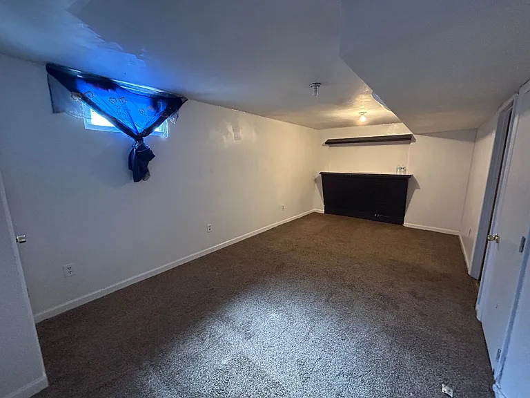 77 Wise Ave — Photo 12